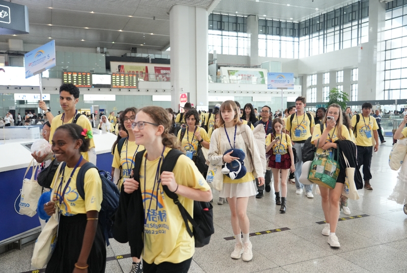 顺利开行“汉语桥”世界大学生中文比赛研学专列，以精细化、高品质服务保障外籍参赛团队出行，让世界各地宾客在便捷旅途之中感受福建魅力与铁路温度。