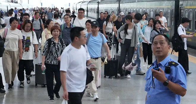 为期两个月的2026年铁路暑期运输圆满落幕