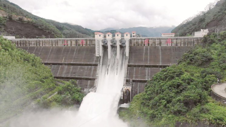 防范化解暴雨洪涝风险 漳州多座水库开闸泄洪