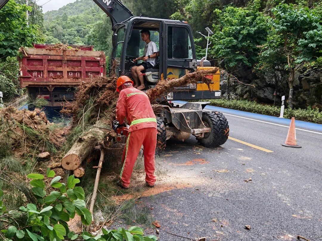 “沙德尔”再登陆，公路人风雨无阻护路畅！
