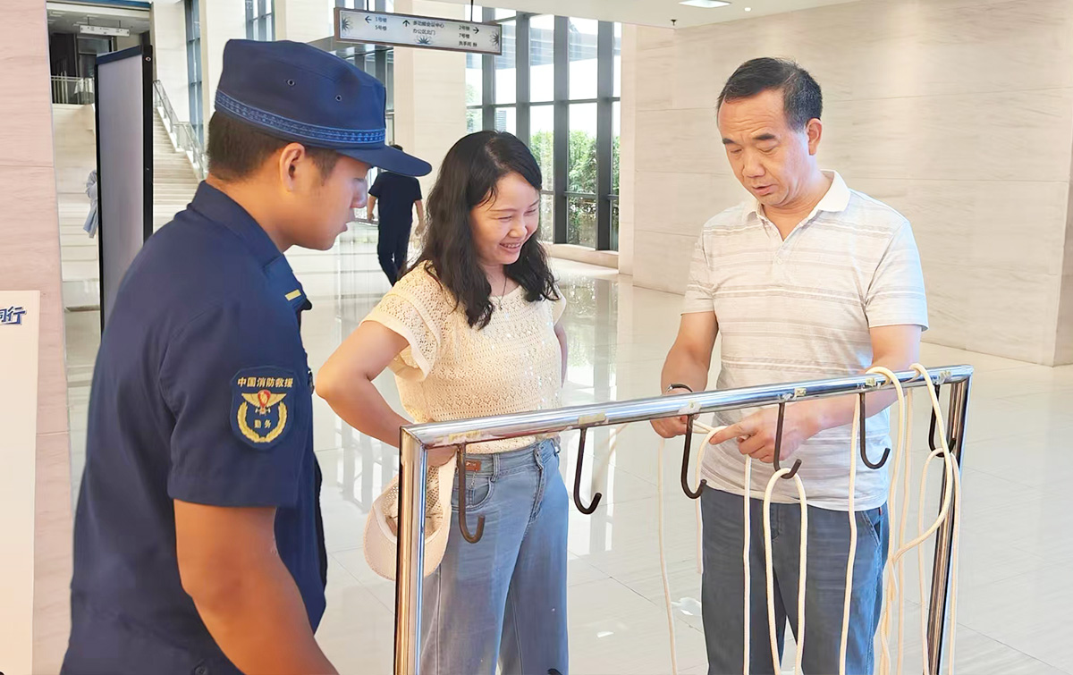 防灾减灾“科普午市”活动走进福州东部办公区