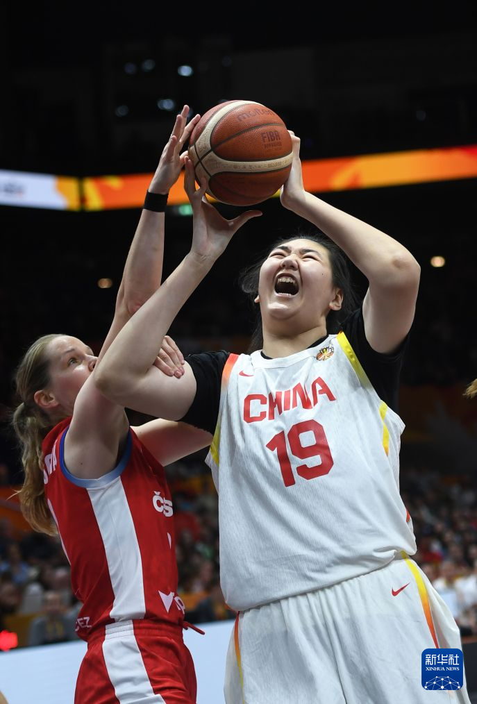 女篮世界杯小组赛：中国队战胜捷克队