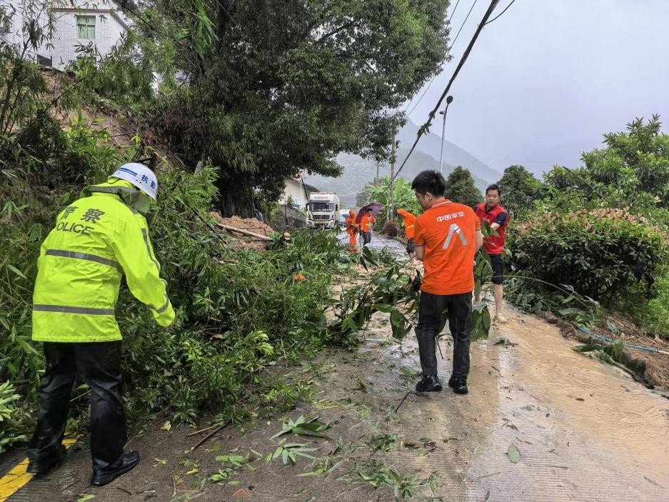 风雨兼程只为“安”——台风“沙德尔”回旋镖里，福建平安产险人写下的守护故事