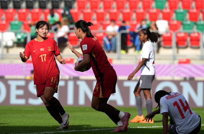 U20女足世界杯首轮中国队迎大胜 黄嘉欣上演“帽子戏法”