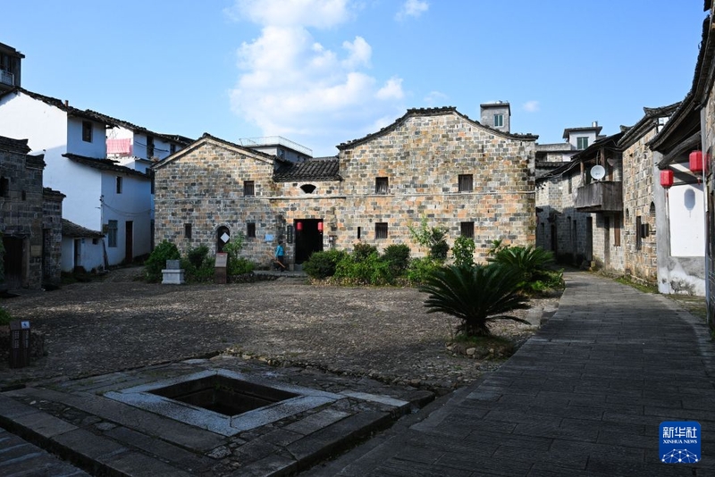 这是9月8日在福建省宁化县曹坊镇下曹村拍摄的红一军团驻地旧址和红军井。新华社记者 郑焕松 摄