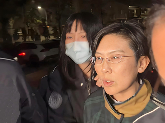 民进党“立委”林岱桦又遭起诉,涉嫌开假发票侵吞千万政治献金,此前被控诈领千万助理费