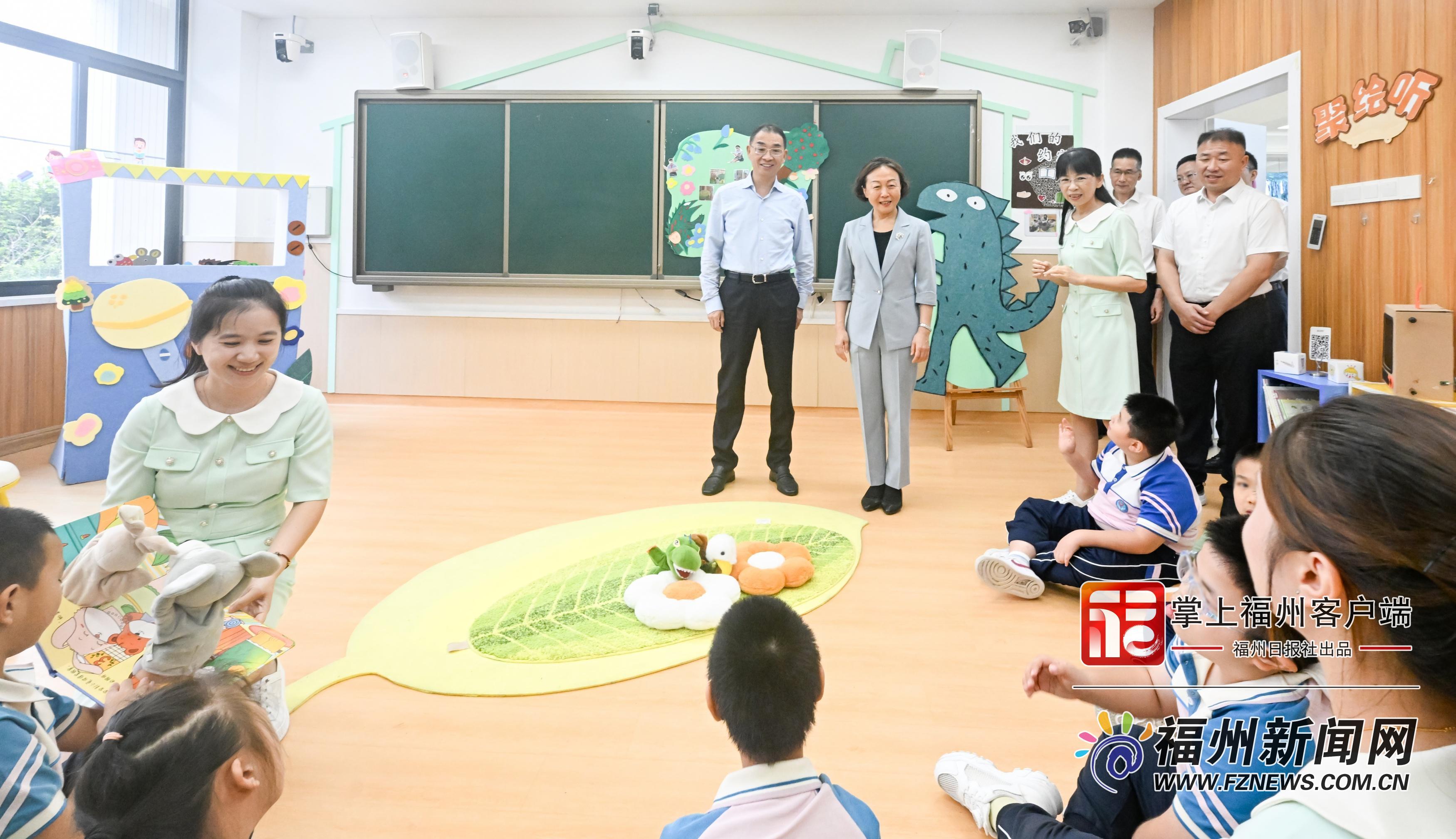 郭宁宁吴贤德看望慰问一线教育工作者并致以节日祝福