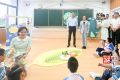 郭宁宁、吴贤德看望慰问一线教师并致以节日祝福