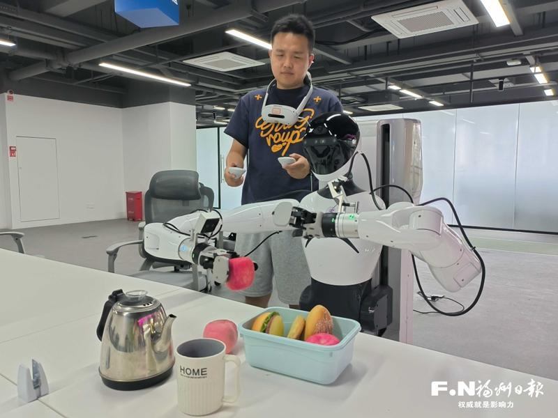 ​机器人“专属老师”有了正式名分 福州探路新职业赛道