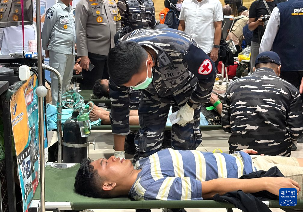 印尼客轮倾覆已致6人遇难 130人失踪