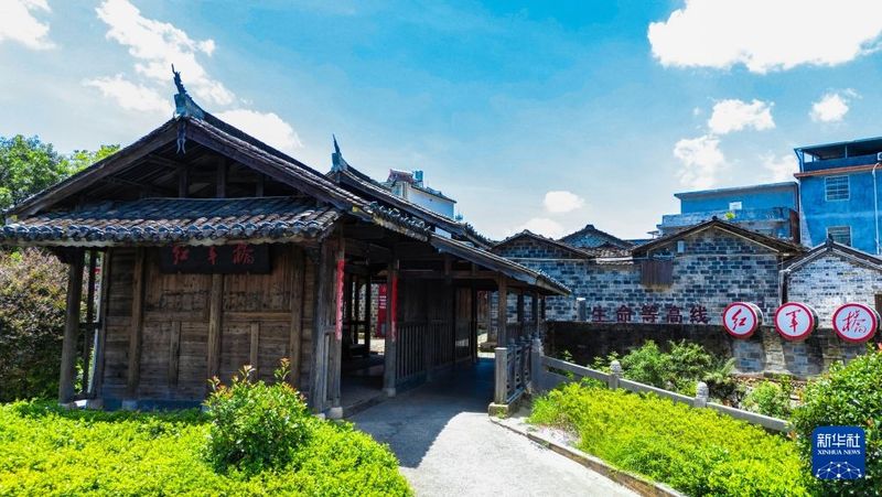 这是长汀县南山镇中复村红军桥（2025年8月8日摄）。新华社发（朱芳彬 摄）