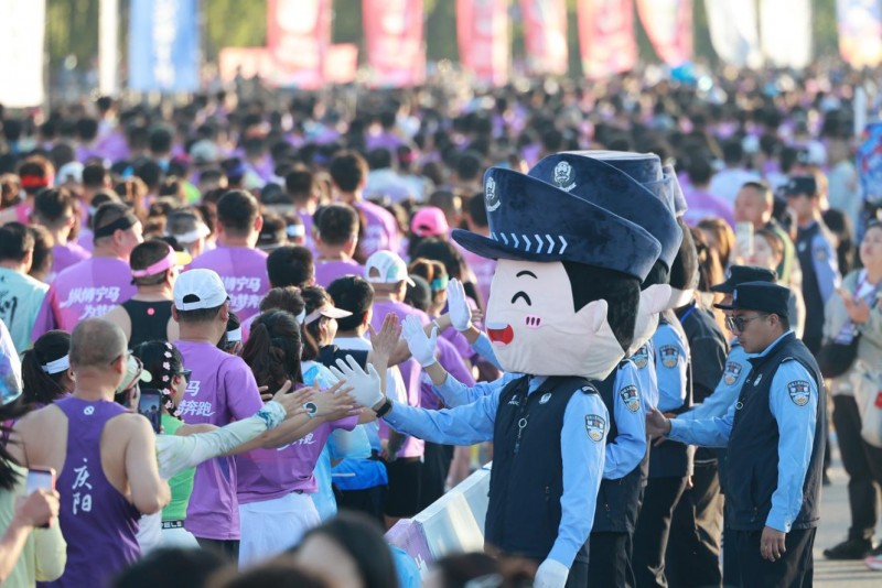2026宁夏黄河金岸（吴忠）马拉松激情开跑