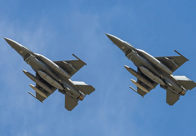 F-16V战机交付再生变？台湾对美军购买不来安全只会被榨干吃净！