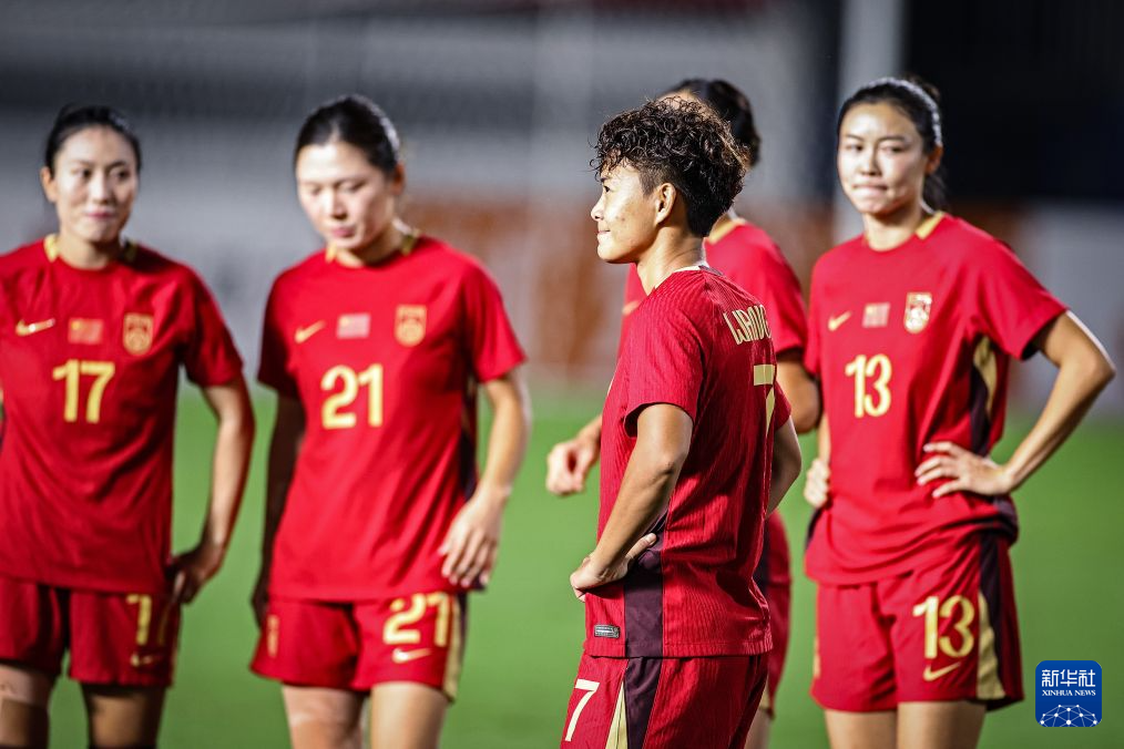 足球——女子小组赛：中国队战胜中国香港队