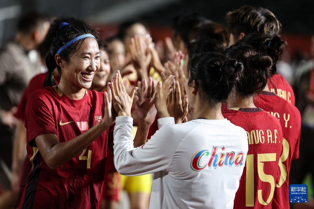 足球——女子小组赛：中国队战胜中国香港队