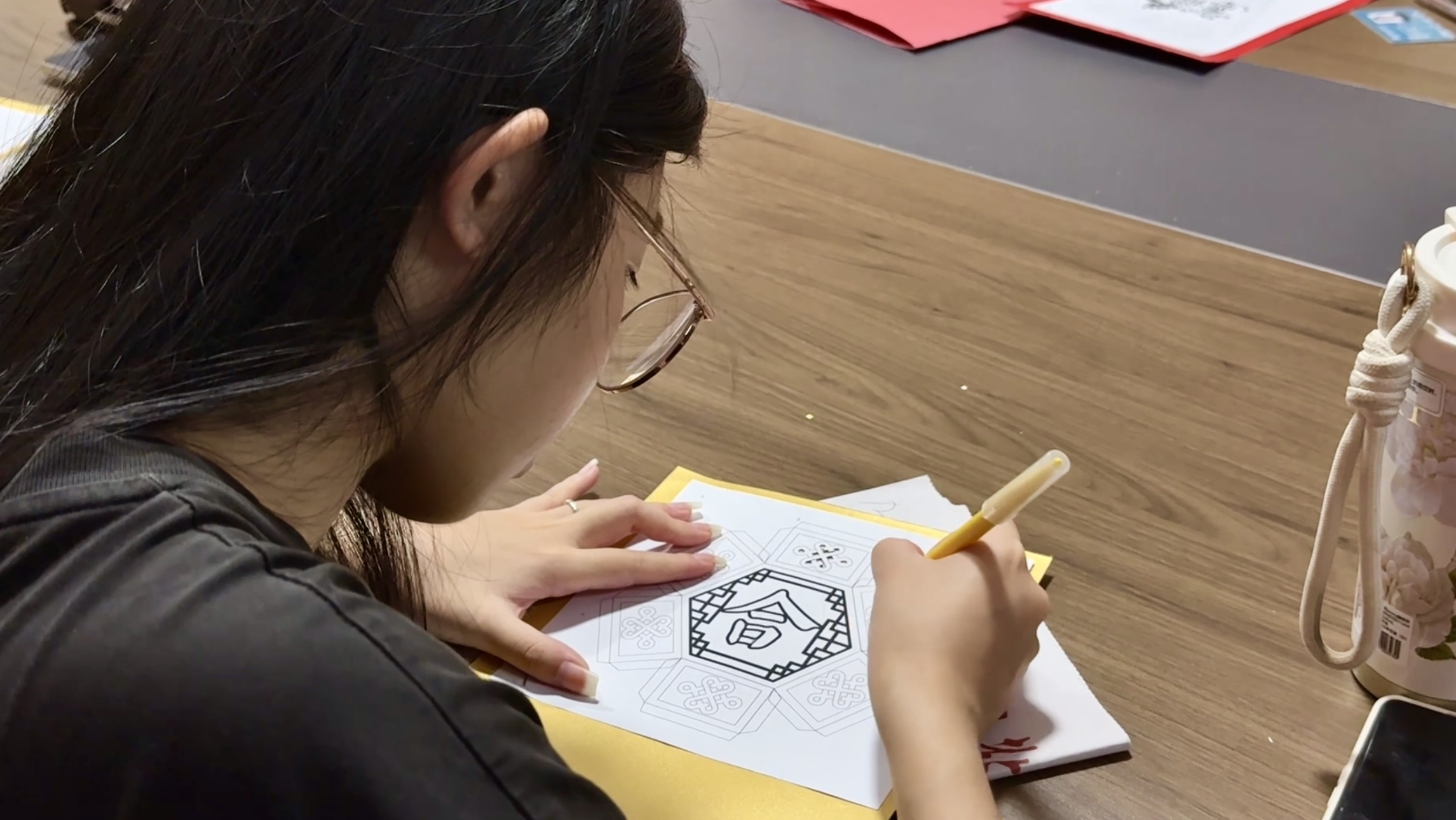 剪纸映四秩 花灯耀泉职——泉州职业技术大学暑期实践以非遗献礼40周年校庆