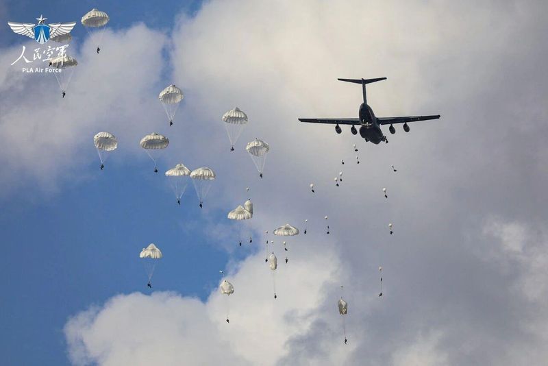 致敬中国空降兵！一组大片感受76年热血征途！