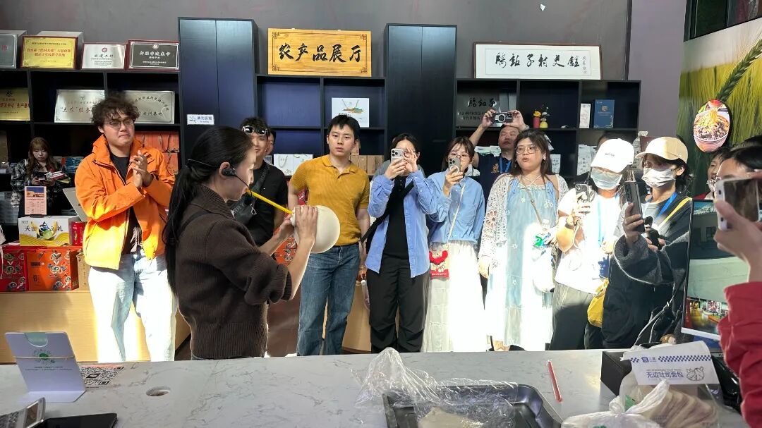 三山为桥，闽疆台同心！台湾青年研学团走进奇台