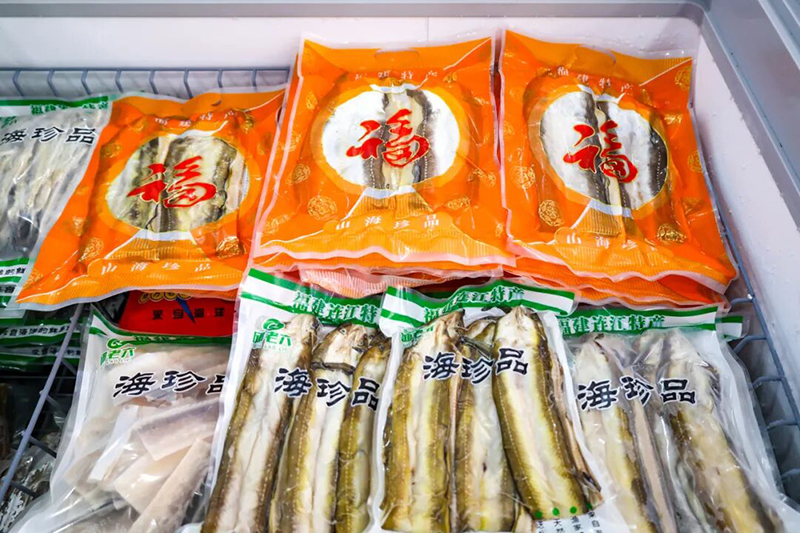 这份渔家美味，不仅在本地热销，更远销北京、上海等地，还走出国门，销往美国、加拿大、日本等国家。