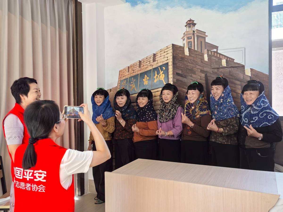平安产险泉州中心支公司：头巾藏岁月 光影叙情深