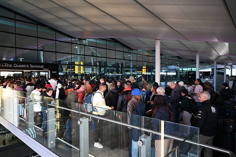 英国空管系统再现技术故障 部分地区航班延误