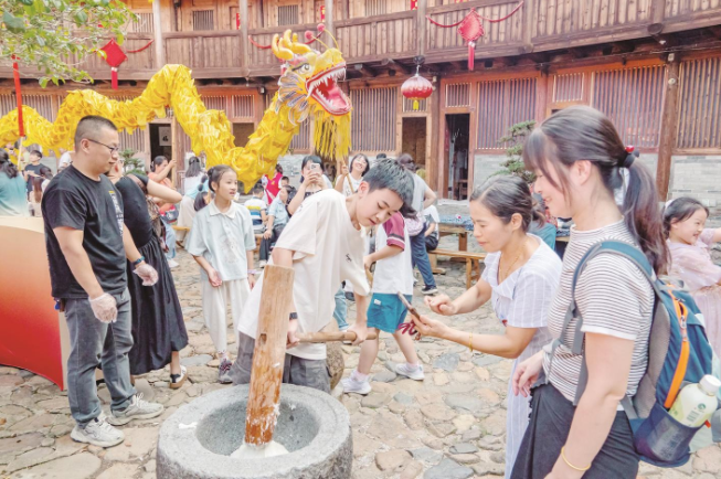 第二届海峡两岸（漳州）妇女家庭嘉年华中秋国庆联谊活动举办