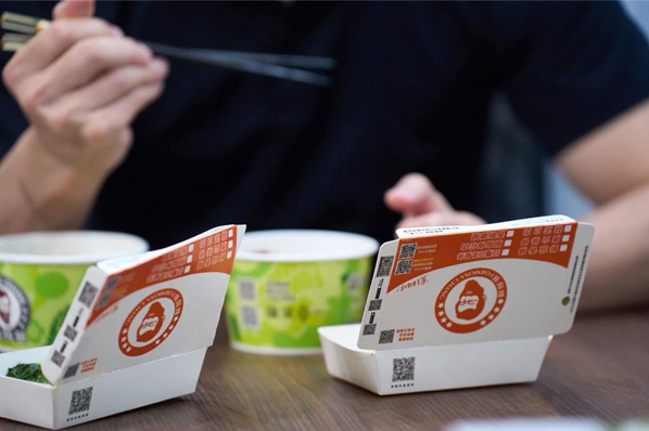 台知名餐饮店“挺蒋”遭绿营侧翼网暴，蓝白痛批“沈伯洋式”极端出征，蒋万安就餐声援业者