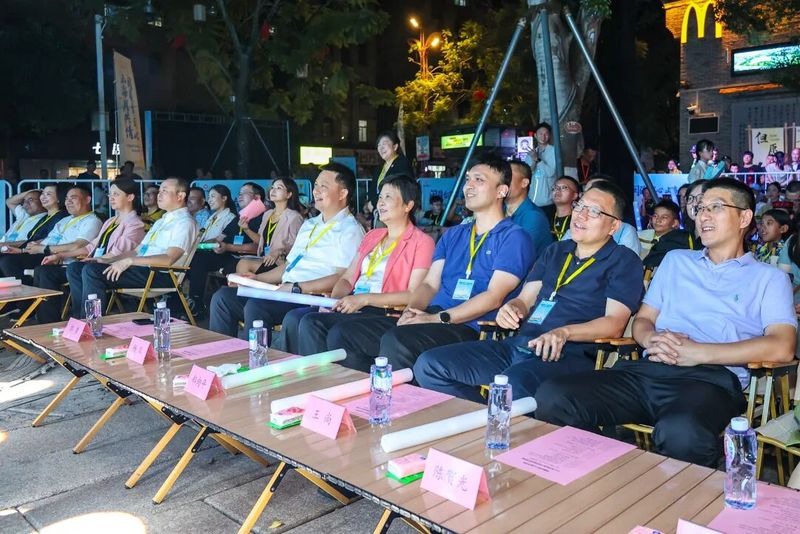 9月23日，“闽疆台连心·山海月共情”2026年中秋青少年联谊活动在魁龙坊历史文化街区举办。记者 叶诚 摄