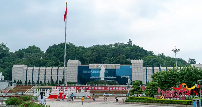 满眼皆是“中国红”！鼓楼国庆氛围感拉满