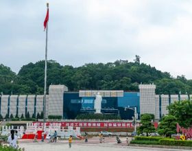 满眼皆是“中国红”！鼓楼国庆氛围感拉满