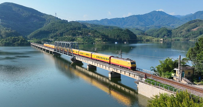 武夷山主题观光列车解锁沉浸式文旅消费新体验