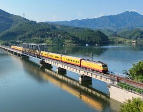 武夷山主题观光列车解锁沉浸式文旅消费新体验
