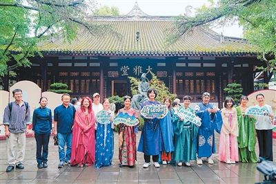 第七季“掌上蜀Show·诗话四川”两岸新媒体创拍活动侧记