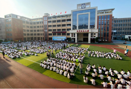 千名学生同解数独 “动静搭配”让课间更多元