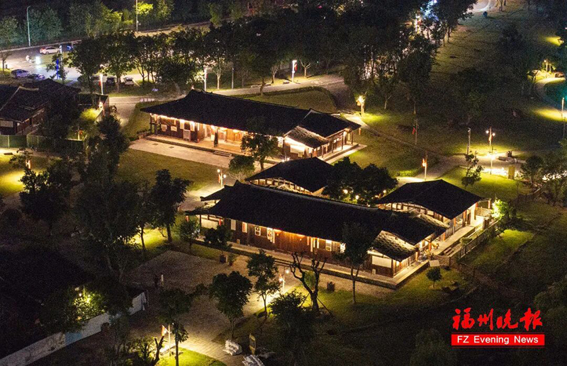 9月29日晚，福州旗山湖公园“花月夜”灯光提升项目试亮灯。