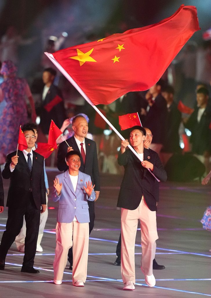 亚运会｜拼下拳击首金 吴愉用金牌为祖国“庆生”