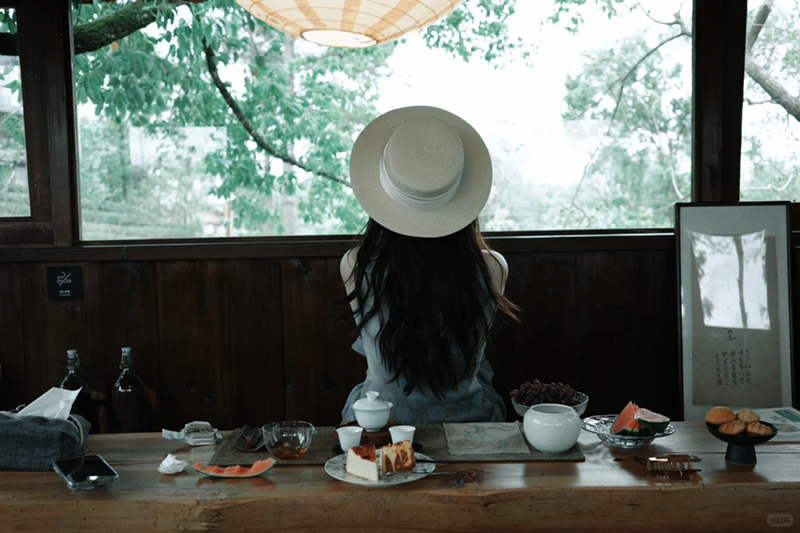 茶室品茶，随手一拍便是氛围感大片。