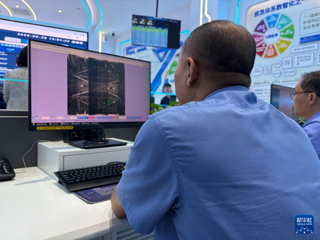 探访火车智慧检修医院：AI当医生 机器人当同事