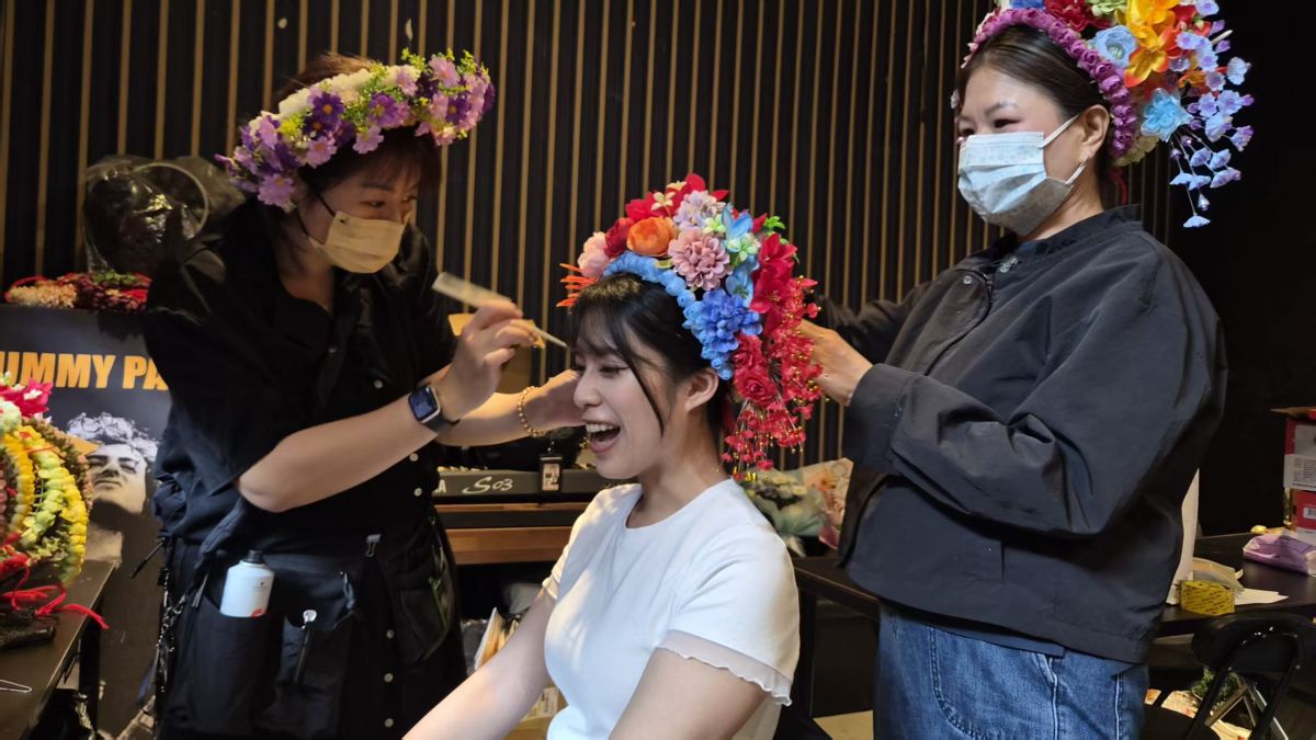 蟳蜅簪花围亮相闽南语青年歌手大赛台湾赛区