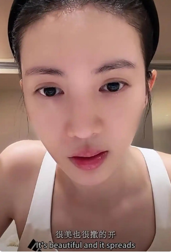 金晨回应《现在就出发》更换常驻嘉宾：夸王楚然很美，也很撒得开
