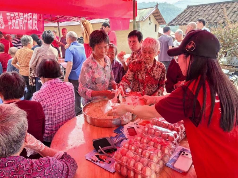 平安产险龙岩中心支公司：爱在重阳润桑榆 平安温情护银龄  