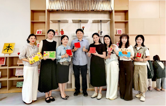 名师领航促提升,建本润心启未来-福建幼儿师范高等专科学校专家与泉州名园长联合莅临指导幼儿园课题研讨活动985