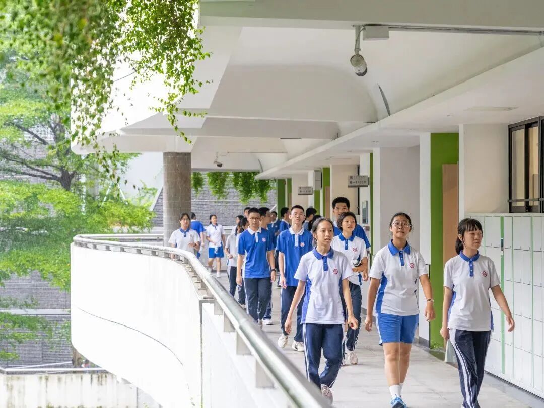 校服可在超市买！福建多地实施一市（县）一校服