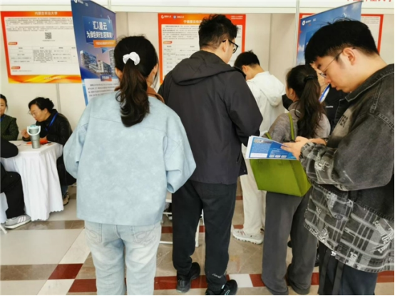东侨开发区人社局赴京开展硕博研究生专场双选会(1)131
