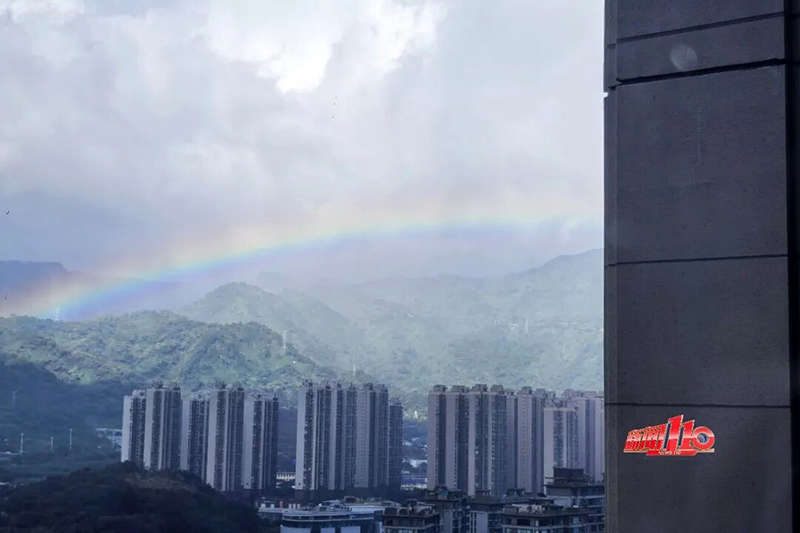 不少福州小伙伴捕捉到了这一刻的美景。粉丝ㄔㄣˊ ㄇㄛˋ供图