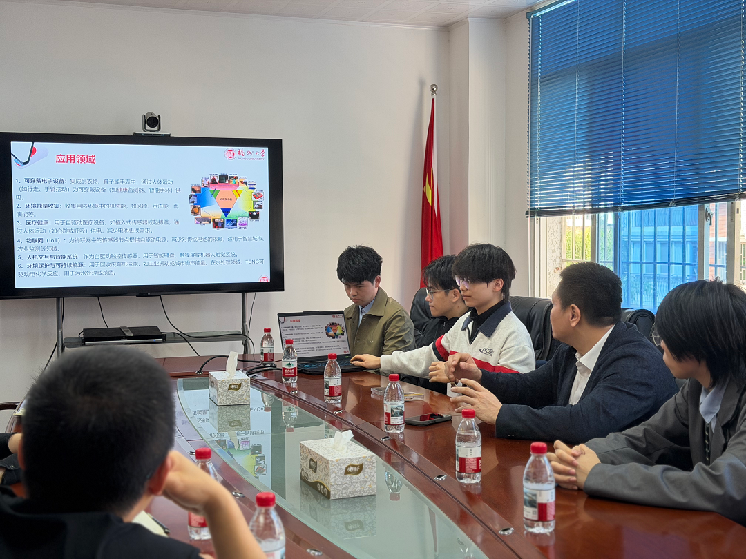 福州大学“智护安行”柔性感知电子皮肤,做肢体康复群体的行走安全护航者