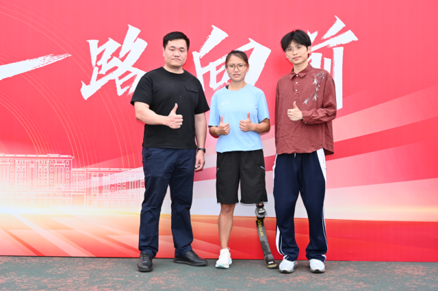 福州大学“智护安行”柔性感知电子皮肤,做肢体康复群体的行走安全护航者