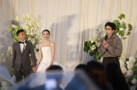 毛不易在朋友婚礼说虽然不是我的妻子 是怎么回事?