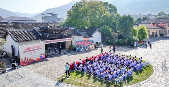 闽西北京两地少先队员同上一堂思政课