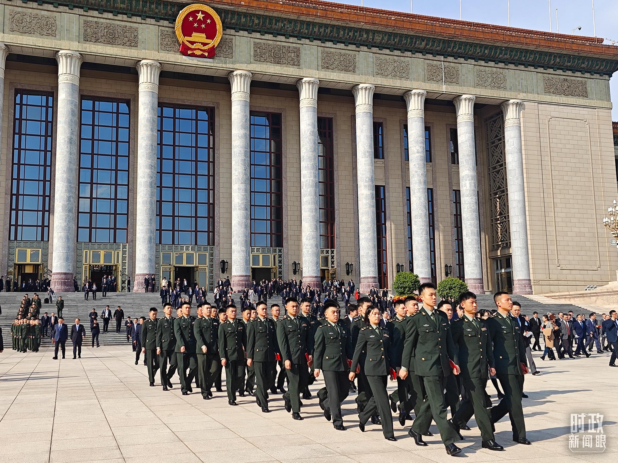 时政新闻眼丨如何走好新的长征路？习近平提出“五个必须”